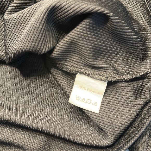 ROMWE Long sleeve turtleneck crop top. - Picture 6 of 6